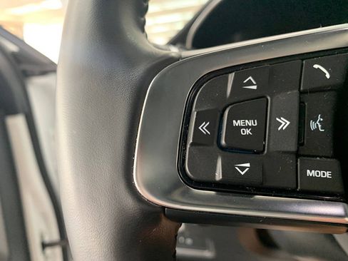 Used 2019 Jaguar E-PACE R-Dynamic HSE AWD/4WD image 16