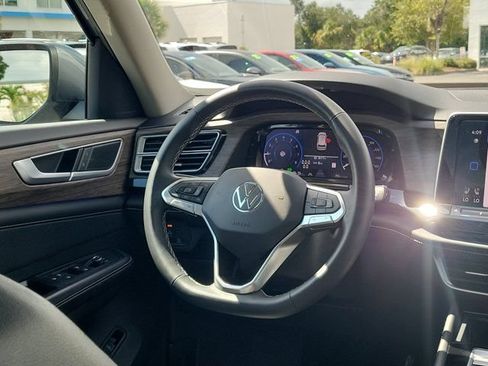 Certified 2024 Volkswagen Atlas SEL AWD/4WD image 3