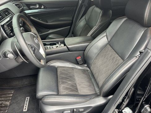 Certified 2023 Nissan Maxima SR w/ Sport Mat Group image 17