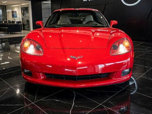 Used 2006 Chevrolet Corvette Coupe w/ Preferred Equipment Group RWD image 4