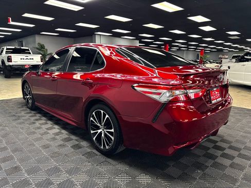 Used 2018 Toyota Camry SE w/ Protection Package (Q2) FWD image 11