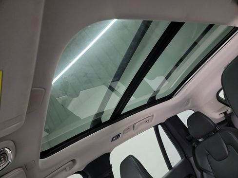 Used 2019 Volvo XC90 T6 Momentum w/ Advanced Package image 24