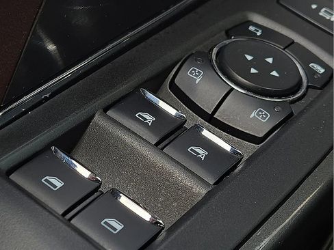 Used 2023 Ford F150 Lariat AWD/4WD image 17