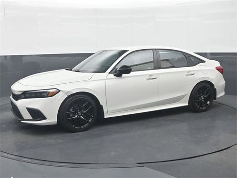 Used 2023 Honda Civic Sport image 4