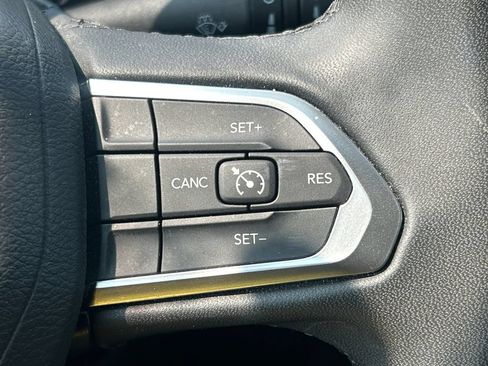 Used 2024 Jeep Compass Latitude AWD/4WD image 34