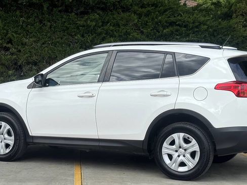 Used 2013 Toyota RAV4 LE image 6