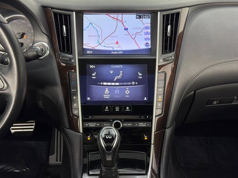 Used 2017 INFINITI Q60 3.0t Sport image 24
