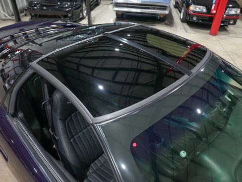 Used 2001 Chevrolet Camaro Z28 w/ SS Performance/Appearance Pkg image 19