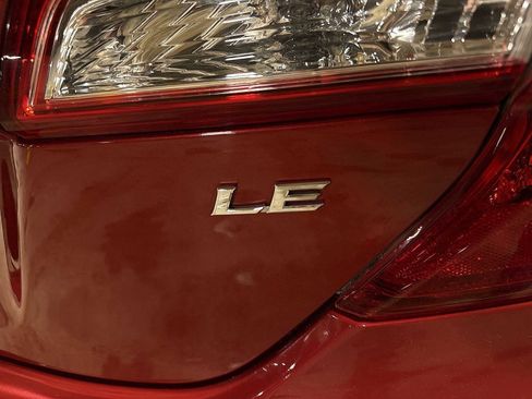 Used 2012 Toyota Camry LE image 25