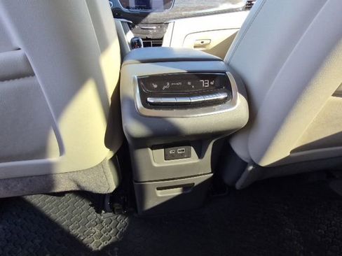 Used 2023 Cadillac XT6 Premium Luxury w/ Technology Package image 15