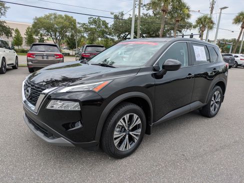 Certified 2023 Nissan Rogue SV AWD/4WD image 8