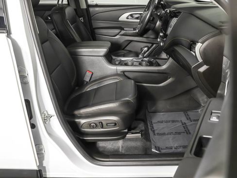 Used 2021 Chevrolet Traverse RS w/ LPO, Floor Liner Package image 45