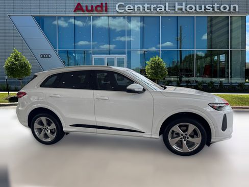 New 2025 Audi Q5 Premium Plus image 8