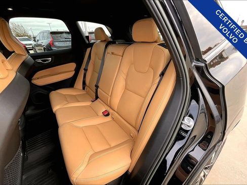 Certified 2023 Volvo XC60 B5 Ultimate w/ Protection Package Premier image 34