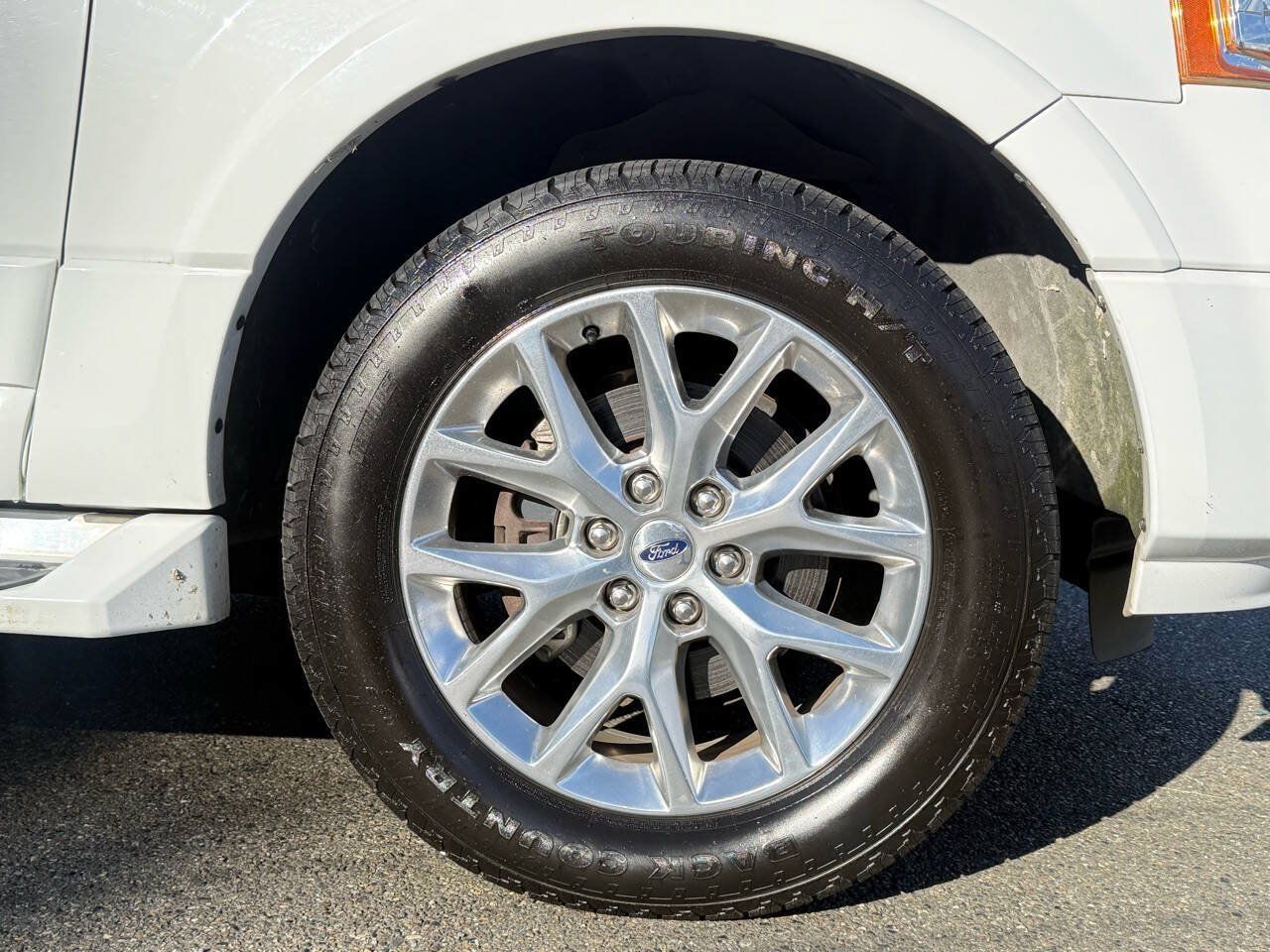 Used 2017 Ford Expedition EL Limited RWD image 25