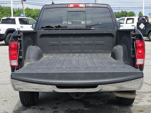 Used 2020 RAM 1500 Classic SLT w/ Luxury Group RWD image 9