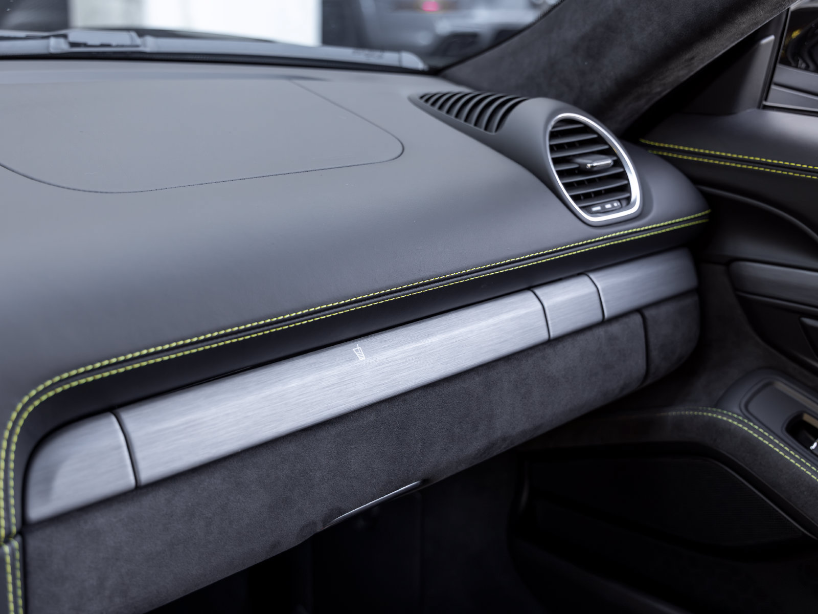 Certified 2021 Porsche 718 Cayman GT4 RWD image 42