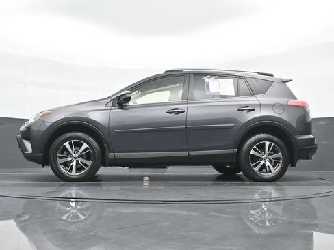 Used 2018 Toyota RAV4 XLE image 18
