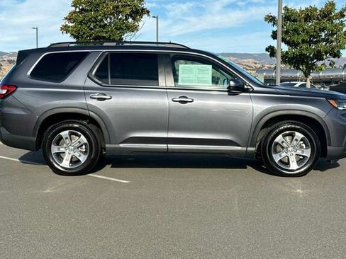 Certified 2025 Honda Pilot EX-L image 3