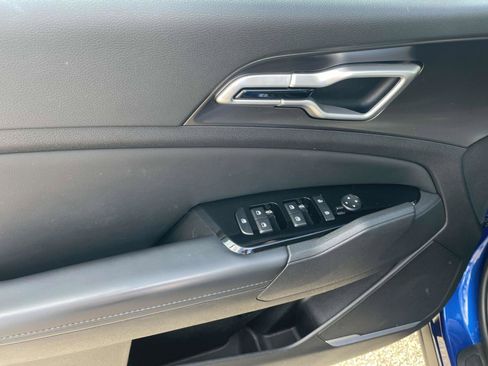 Used 2023 Kia Sportage EX image 15