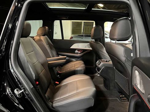Used 2025 Mercedes-Benz GLS 450 4MATIC image 13