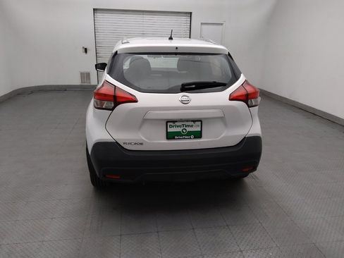 Used 2019 Nissan Kicks S FWD image 6