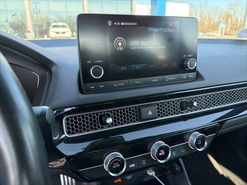 Used 2023 Honda Civic Sport image 8