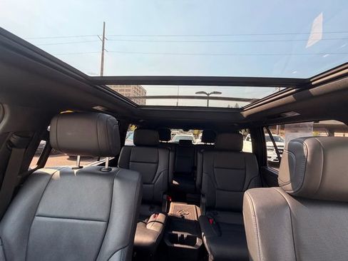 Used 2025 Toyota Sequoia Platinum AWD/4WD image 30