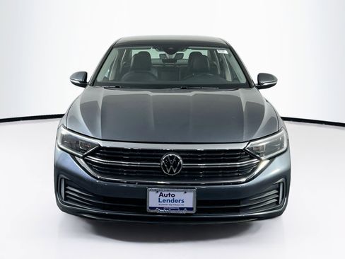 Used 2022 Volkswagen Jetta SEL image 2
