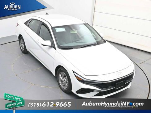 New 2026 Hyundai Elantra SE FWD image 28