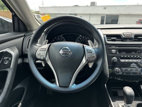 Used 2013 Nissan Altima 3.5 S FWD image 17