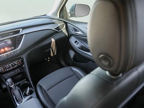 Used 2023 Buick Encore GX Select image 31