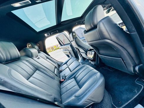 Used 2017 Land Rover Range Rover HSE image 22