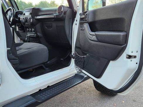 Used 2016 Jeep Wrangler Unlimited Sport w/ Quick Order Package 24S AWD/4WD image 34