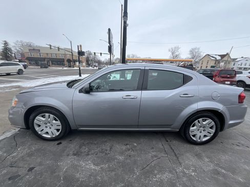 Used 2013 Dodge Avenger SE image 3