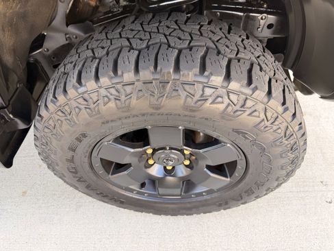 Used 2007 Toyota FJ Cruiser 4WD image 16