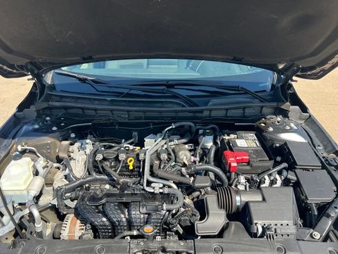Used 2024 Nissan Altima 2.5 SV FWD image 15