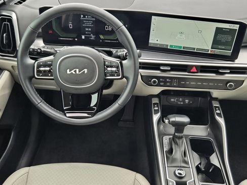 Certified 2025 Kia Sorento EX FWD image 25