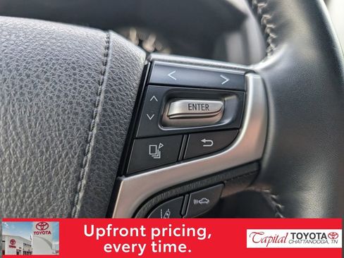 Used 2018 Toyota Land Cruiser AWD/4WD image 16