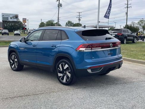 Used 2025 Volkswagen Atlas Cross Sport SE image 4