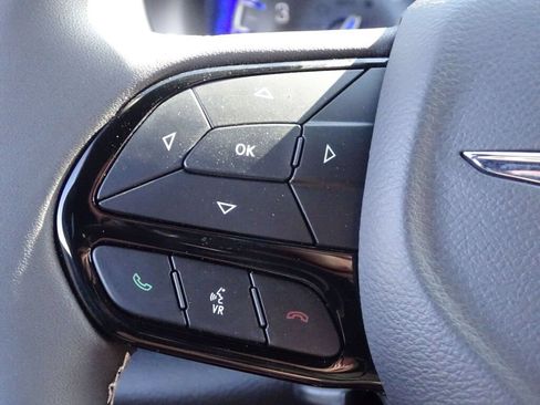 Used 2023 Chrysler Pacifica Touring-L w/ Uconnect Theater Family Group FWD image 25