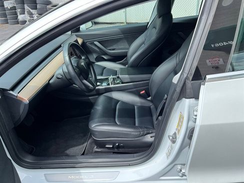 Used 2018 Tesla Model 3 Mid Range RWD image 16