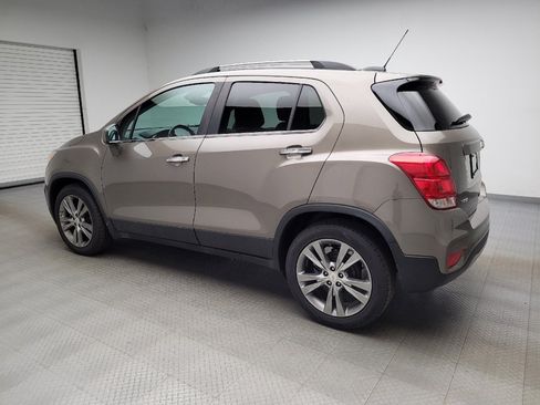 Used 2020 Chevrolet Trax LT w/ LT Convenience Package FWD image 3