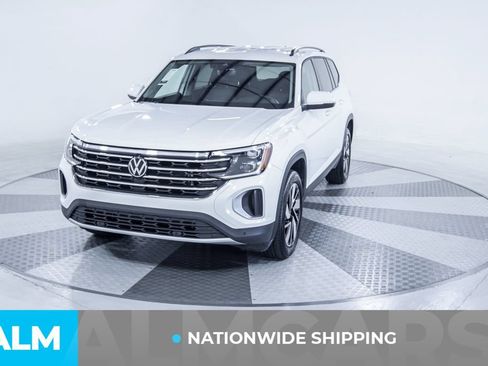 Used 2025 Volkswagen Atlas SE FWD image 2