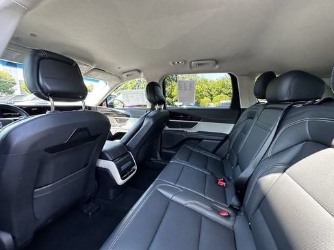 Certified 2024 Lincoln Nautilus Premier AWD/4WD image 18