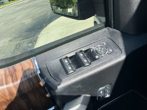 Used 2018 Ford F150 Lariat AWD/4WD image 17