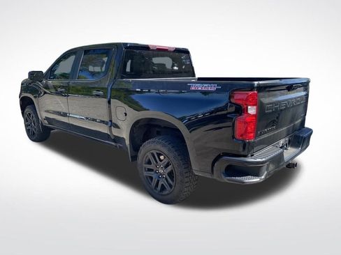 Used 2023 Chevrolet Silverado 1500 Custom Trail Boss w/ LPO, Dark Essentials Package AWD/4WD image 5