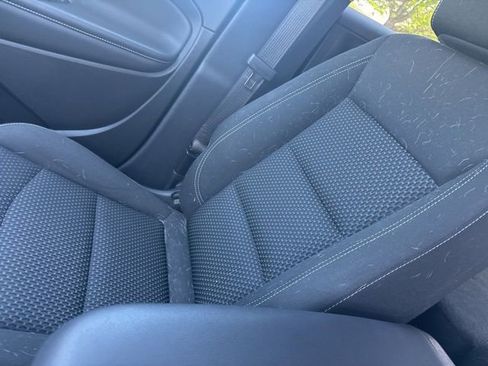 Used 2023 GMC Terrain SLE w/ Driver Convenience Package AWD/4WD image 3