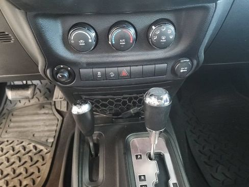 Certified 2018 Jeep Wrangler Unlimited Sport S AWD/4WD image 27
