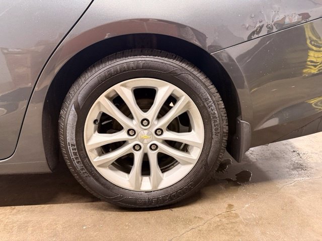 Used 2017 Chevrolet Malibu LT FWD image 7